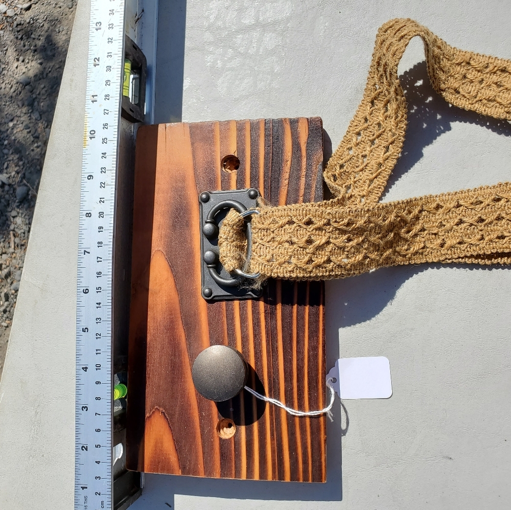 Fun hanger - Picture 1 of 1